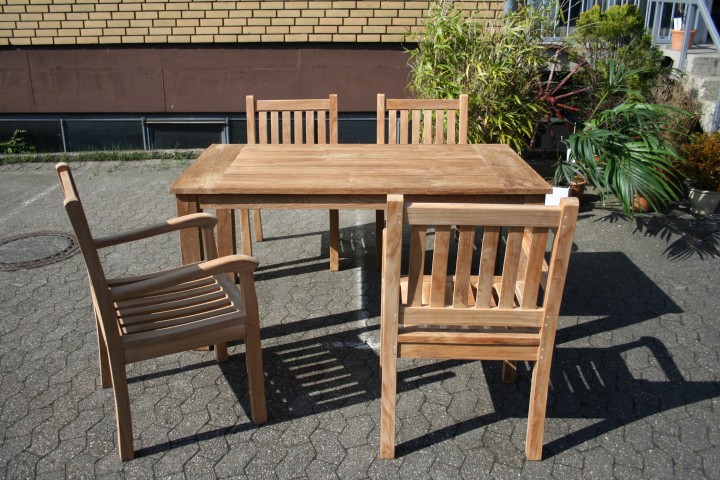 Gartenmöbel Set aus massivem Holz Tisch, Stuhl, Bank aus Teakholz Gartenmöbel Set aus massivem Holz Tisch, Stuhl, Bank aus Teakholz