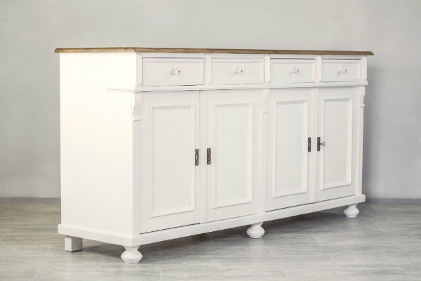 Sideboard im Landhausstil mit Innenausbau weiss