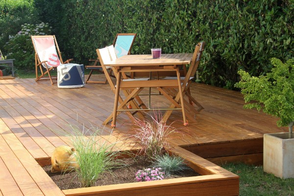 Terrasse und Gartenmöbel aus Teakholz