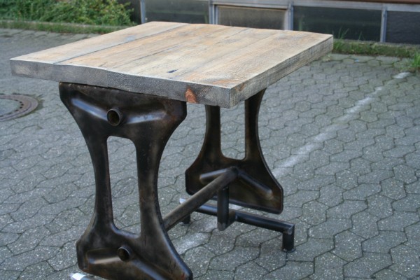 industrie-tisch-vintage-antik