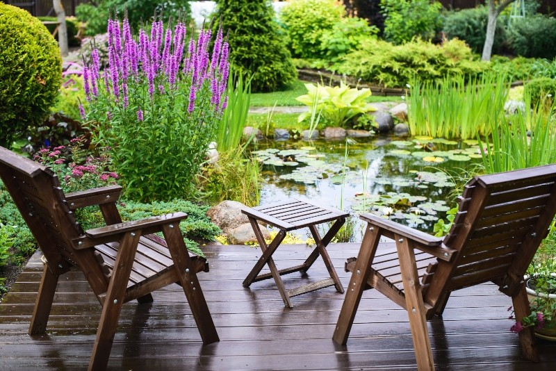 Sitzplätze am Gartenteich gestalten Wohnpalast Magazin