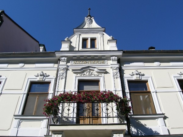 biedermeier hausfassade