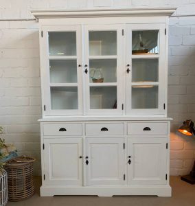 Der Küchenbuffetschrank im Landhaus - Wohnpalast Magazin