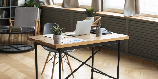 Büroschreibtisch in der Wohnung