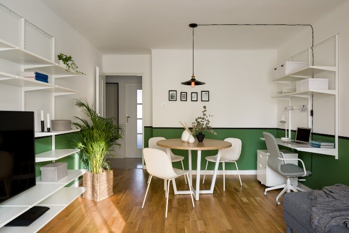 Kleines stilvolles Apartment im skandinavischen Stil kleine-wohnung-einrichten-mit-moebeln-nach-mass