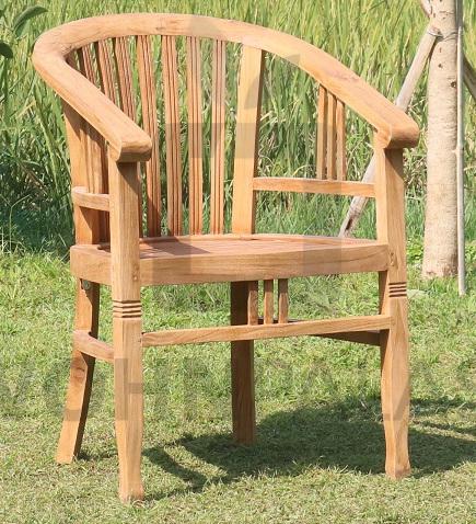 Stuhl Betawi aus gebürstetem Teakholz mit Armlehnen