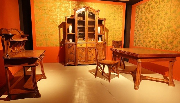 Ensemble vom Ende des 19.JH, Art Nouveau aus Frankreich - Was sind die typischen Merkmale von Jugendstil-Möbeln?