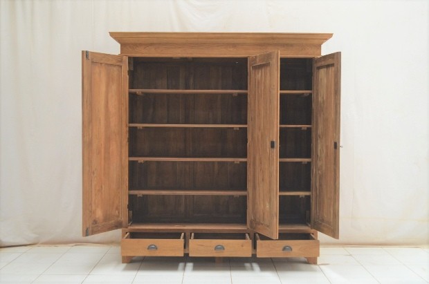 Kleiderschrank Almeira aus recyceltem Teakholz