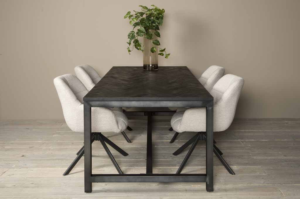 Ziano Esstisch aus recyceltem Eichenholz 160 - 240 cm