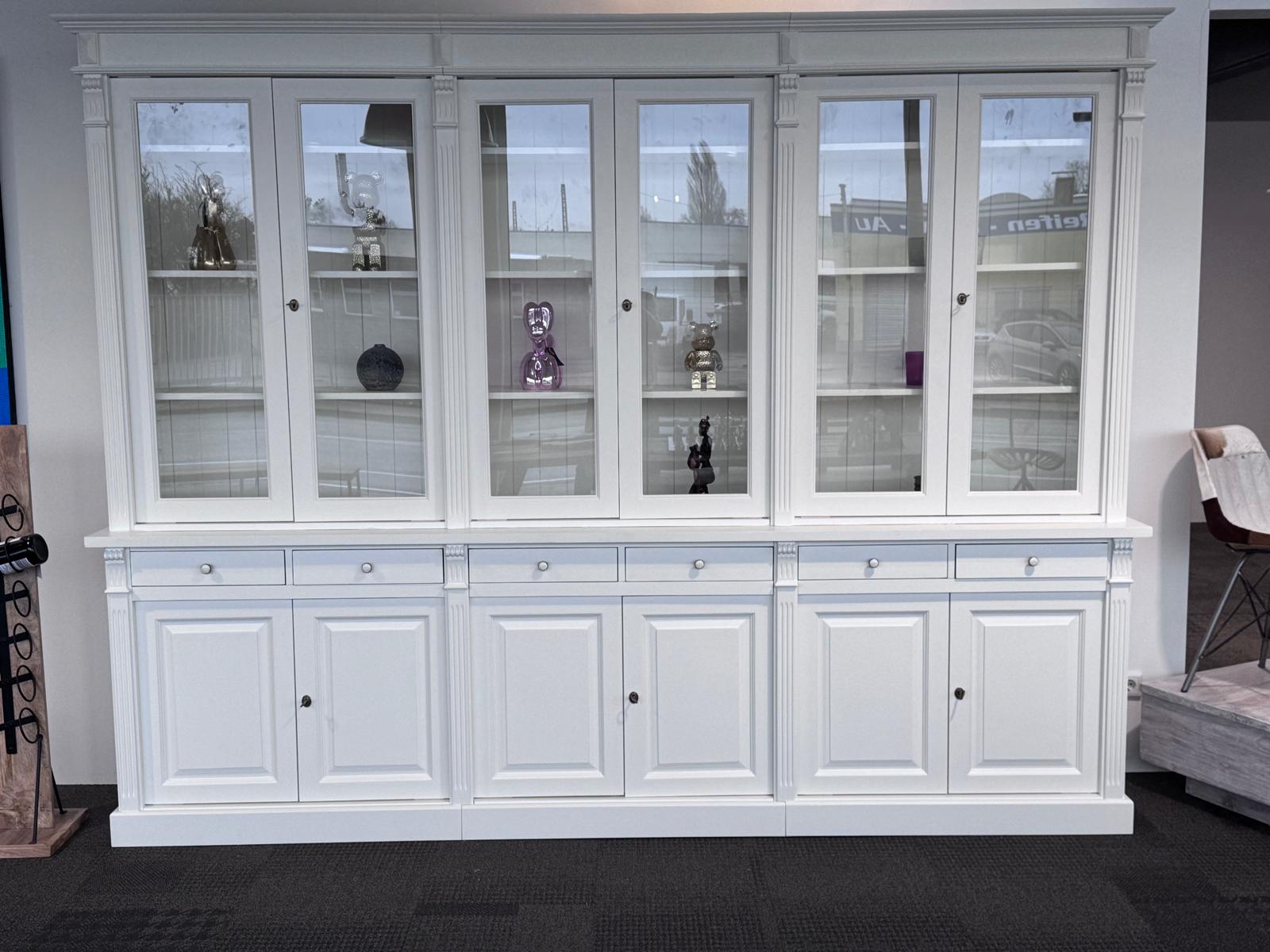 Glasvitrine im Landhausstil 300 cm, mehrteilig, Massivholz - sofort lieferbar!