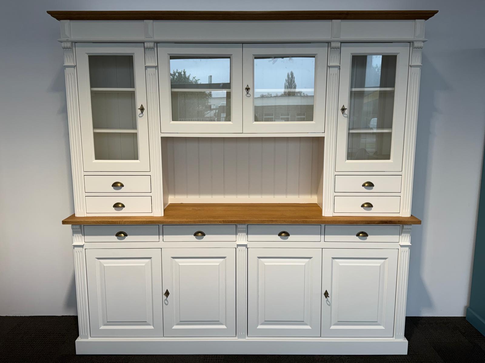 Weißer Buffetschrank mit Eichenplatte & Eichenkranz – 2-teilig, Soft-Close