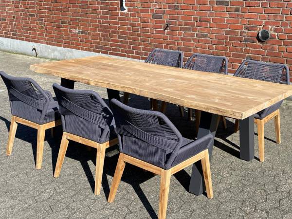 Teakholz Gartenmöbel Set - Pochon Designer Tisch 220 cm mit Baumkante und 6 Stühle Itzehoe