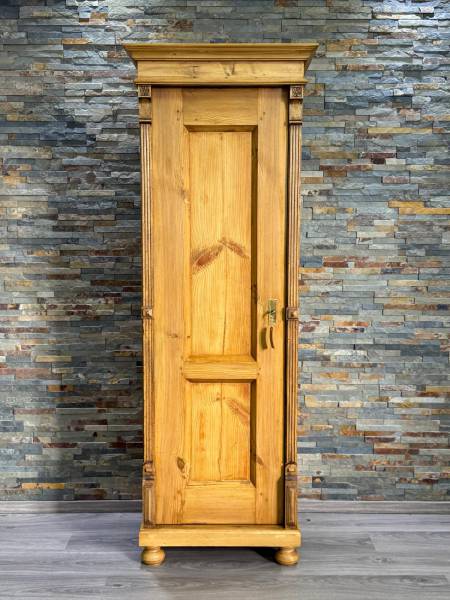 1 Türiger Jugendstil Schrank aus Weichholz