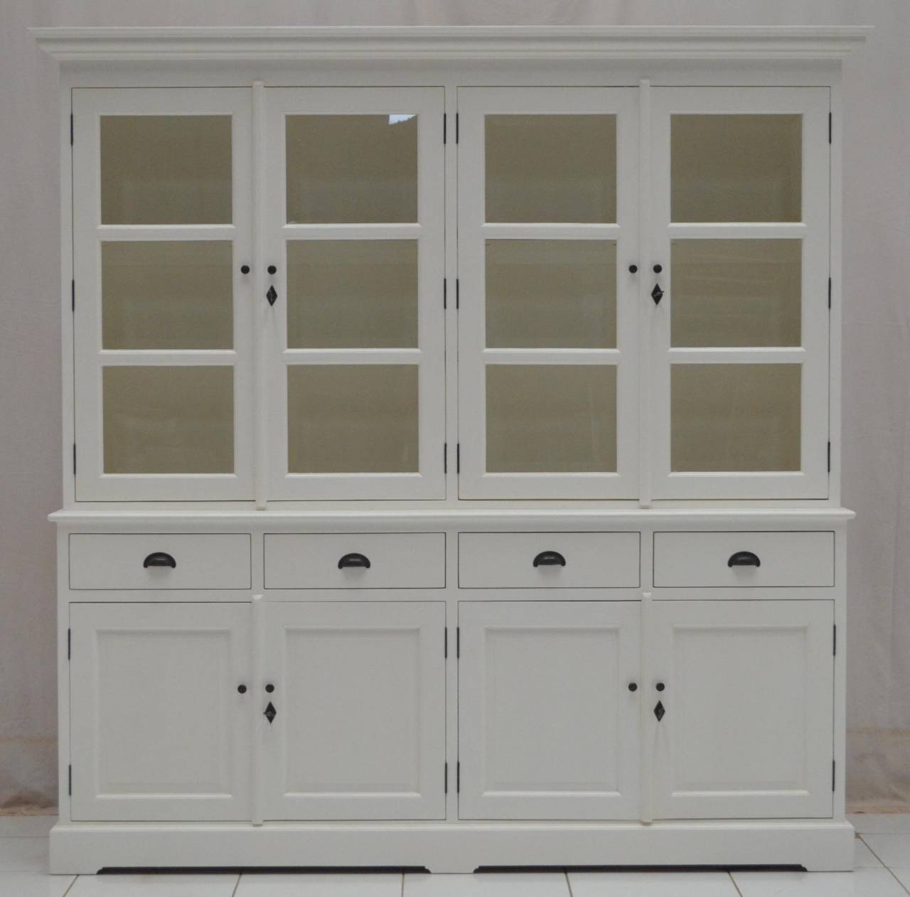 Die Holz Kommode Mobelstuck Mit Zahlreichen